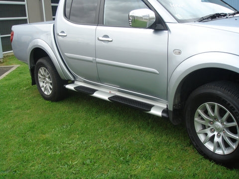 Mitsubishi Triton double cab 2009+ Stepboards